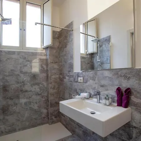 Eva Luxury Saint Remy 3*